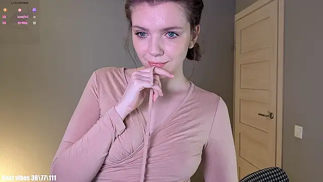 PollyRouge   online show from 02/21/26, 09:06