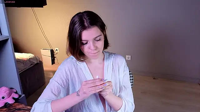 PollyRouge   online show from 02/01/26, 08:51