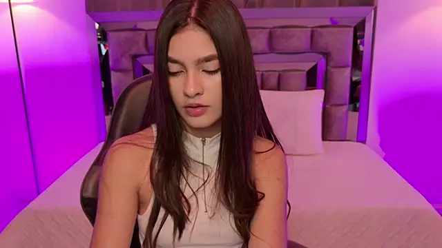 Bella Clark2 online show from 11/13/25, 04:49