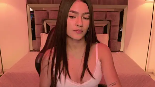 Bella Clark2 online show from 12/17/25, 02:16