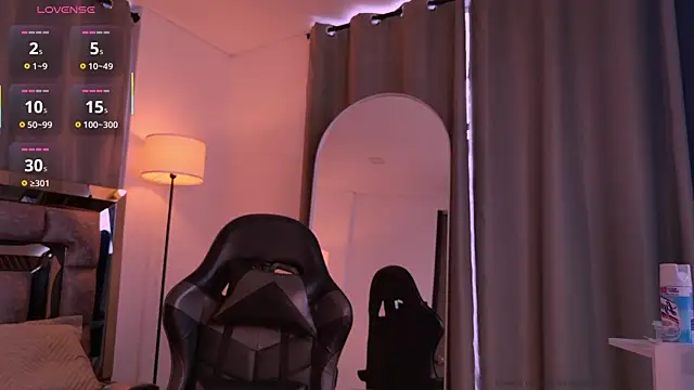 Bella Clark2 online show from 04/12/26, 08:34