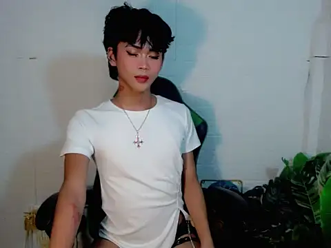 Snapshot of AsianCuteGuy21 chatting on 03/12/26, 05:17 AsianCuteGuy21 online show from 03/12/26, 05:17