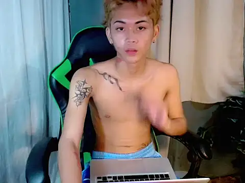 Snapshot of AsianCuteGuy21 chatting on 02/05/26, 02:02 AsianCuteGuy21 online show from 02/05/26, 02:02