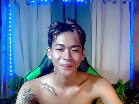 Snapshot of AsianCuteGuy21 chatting on 11/15/25, 11:25 AsianCuteGuy21 online show from 11/15/25, 11:25