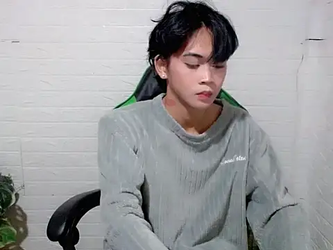Snapshot of AsianCuteGuy21 chatting on 04/05/26, 05:08 AsianCuteGuy21 online show from 04/05/26, 05:08