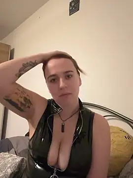 Latexaddictx  online show from 11/03/25, 08:23