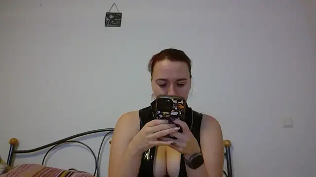 Latexaddictx  online show from 11/17/25, 07:40