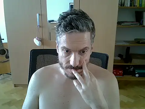 delayclose   online show from 06/10/26, 03:02