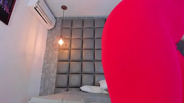 Snapshot of dannavelvet chatting on 02/14/26, 11:54 dannavelvet online show from 02/14/26, 11:54