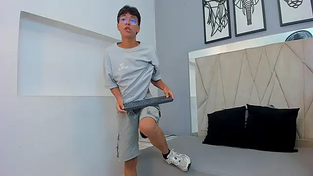 Snapshot of adams_bobby chatting on 01/14/26, 11:25 adams bobby online show from 01/14/26, 11:25