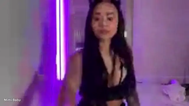 Snapshot of mimibabyxxx chatting on 10/24/25, 01:48 mimibabyxxx online show from 10/24/25, 01:48