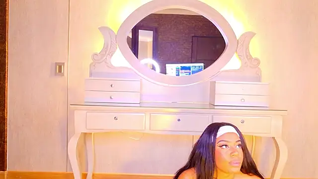 loana vegas online show from 06/19/26, 04:13