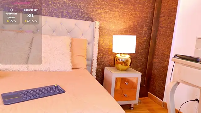 loana vegas online show from 05/01/26, 04:01
