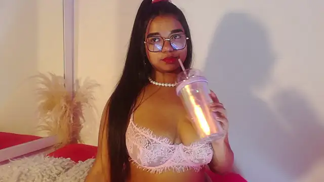 Zafiro Evans online show from 11/28/25, 06:30