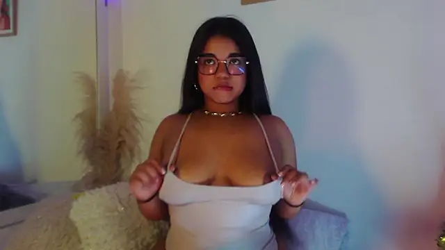 Zafiro Evans online show from 11/12/25, 06:56