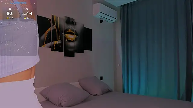 Snapshot of Kandeess chatting on 12/04/25, 02:38 Kandeess online show from 12/04/25, 02:38