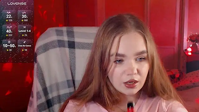 Snapshot of EmilyRisse chatting on 10/30/25, 03:31 EmilyRisse online show from 10/30/25, 03:31