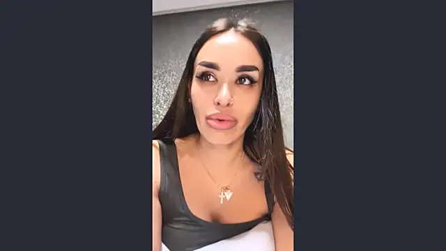 velvetveyraX online show from 05/05/26, 05:05