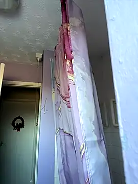 Snapshot of BubblesLovexox chatting on 12/20/25, 10:18 BubblesLovexox online show from 12/20/25, 10:18