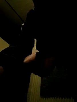 Snapshot of MannenKut chatting on 11/08/25, 10:57 MannenKut online show from 11/08/25, 10:57