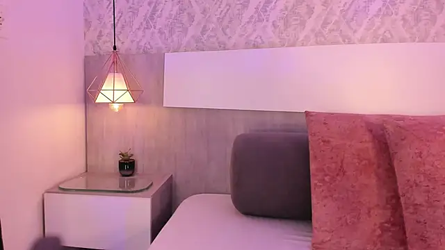 Snapshot of Vittoria__rossi chatting on 06/30/26, 01:44 Vittoria rossi online show from 06/30/26, 01:44