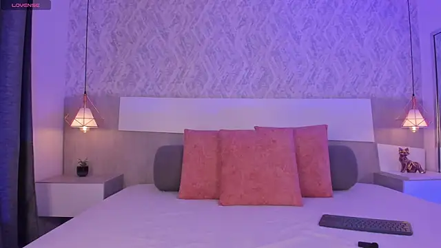 Vittoria  rossi online show from 04/15/26, 03:05