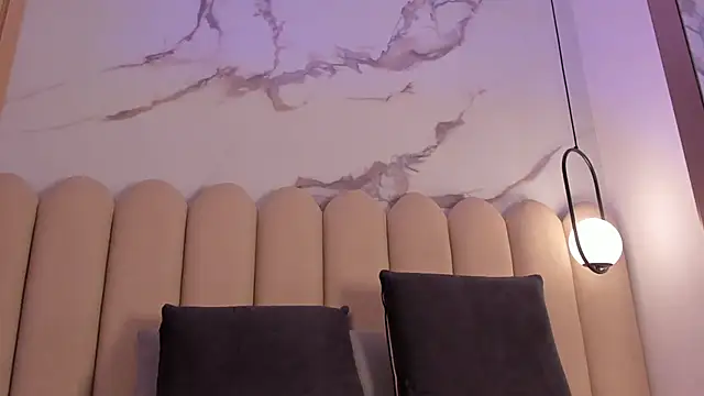 Vittoria  rossi online show from 12/18/25, 01:48