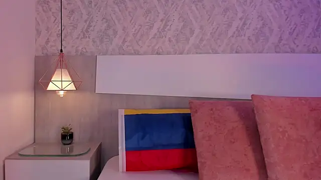 Snapshot of Vittoria__rossi chatting on 06/19/26, 03:18 Vittoria rossi online show from 06/19/26, 03:18