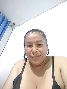 Snapshot of Mara_Rousee_ chatting on 10/31/25, 12:29 Mara Rousee online show from 10/31/25, 12:29