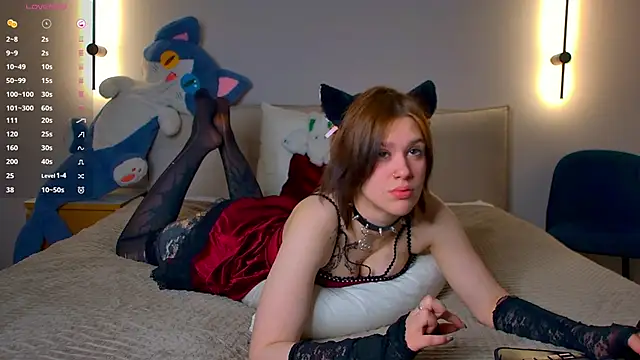 LoraPuffs online show from 05/10/26, 02:30