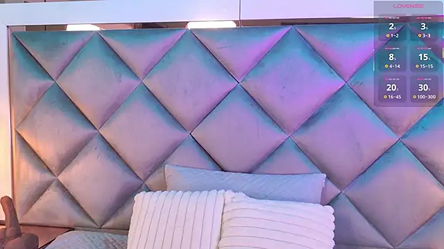 Snapshot of _giggy_2 chatting on 11/13/25, 11:47 giggy 2 online show from 11/13/25, 11:47