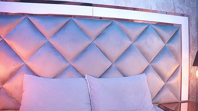 Snapshot of _giggy_2 chatting on 02/13/26, 11:43 giggy 2 online show from 02/13/26, 11:43