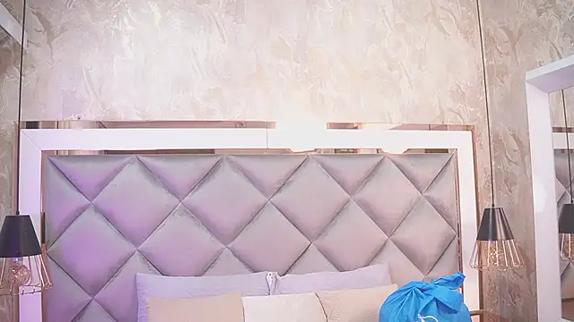 Snapshot of _giggy_2 chatting on 02/17/26, 11:40 giggy 2 online show from 02/17/26, 11:40