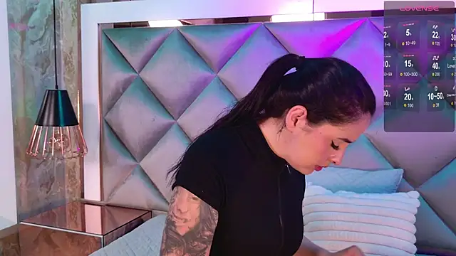 Snapshot of _giggy_2 chatting on 11/06/25, 11:47 giggy 2 online show from 11/06/25, 11:47