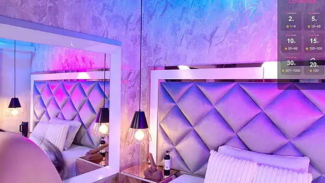 Snapshot of _giggy_2 chatting on 11/24/25, 11:32 giggy 2 online show from 11/24/25, 11:32