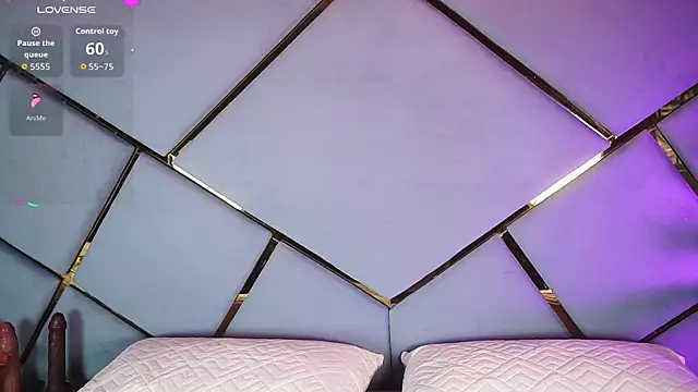 Snapshot of _giggy_2 chatting on 12/17/25, 12:10 giggy 2 online show from 12/17/25, 12:10