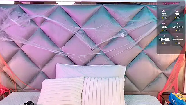 Snapshot of _giggy_2 chatting on 10/28/25, 11:42 giggy 2 online show from 10/28/25, 11:42