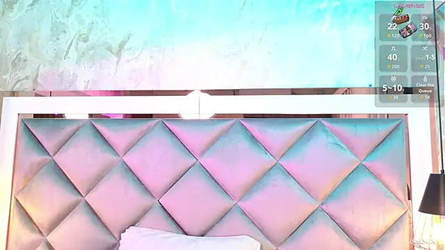 Snapshot of _giggy_2 chatting on 10/29/25, 11:42 giggy 2 online show from 10/29/25, 11:42