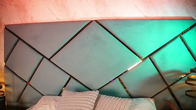 Snapshot of _giggy_2 chatting on 12/03/25, 11:42 giggy 2 online show from 12/03/25, 11:42