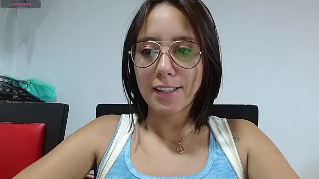 Snapshot of LunaaMorena chatting on 06/02/26, 02:06 LunaaMorena online show from 06/02/26, 02:06