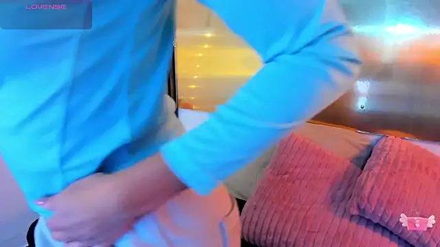 LunaaMorena online show from 12/15/25, 02:23