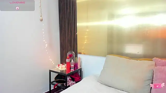 LunaaMorena online show from 11/11/25, 02:01