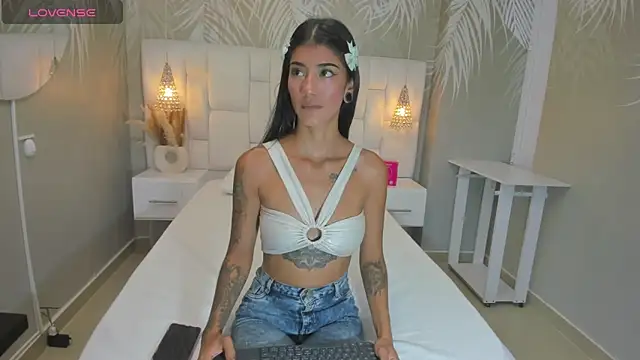 milkybaby  online show from 12/18/25, 01:37