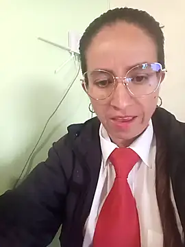 Snapshot of Valentina--1 chatting on 11/11/25, 11:49 Valentina--1 online show from 11/11/25, 11:49