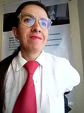 Snapshot of Valentina--1 chatting on 12/02/25, 12:07 Valentina--1 online show from 12/02/25, 12:07