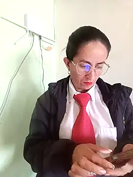 Snapshot of Valentina--1 chatting on 11/03/25, 12:42 Valentina--1 online show from 11/03/25, 12:42