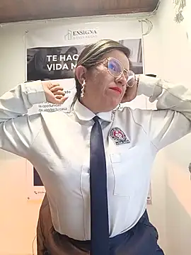 Valentina--1 online show from 06/06/26, 11:04