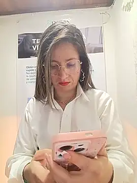 Valentina--1 online show from 05/28/26, 10:22