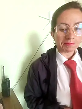 Snapshot of Valentina--1 chatting on 11/22/25, 08:51 Valentina--1 online show from 11/22/25, 08:51