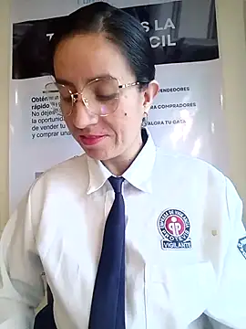 Snapshot of Valentina--1 chatting on 11/28/25, 12:05 Valentina--1 online show from 11/28/25, 12:05